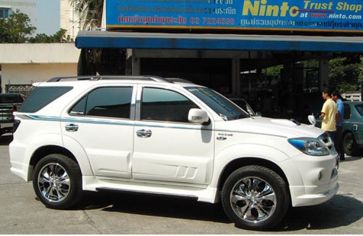 ชุดแต่ง สเกิร์ตรอบคัน Fortuner