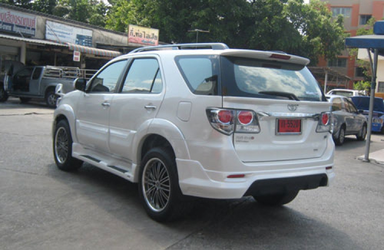 ชุดแต่ง ชุดแต่ง Fortuner 2012 V1