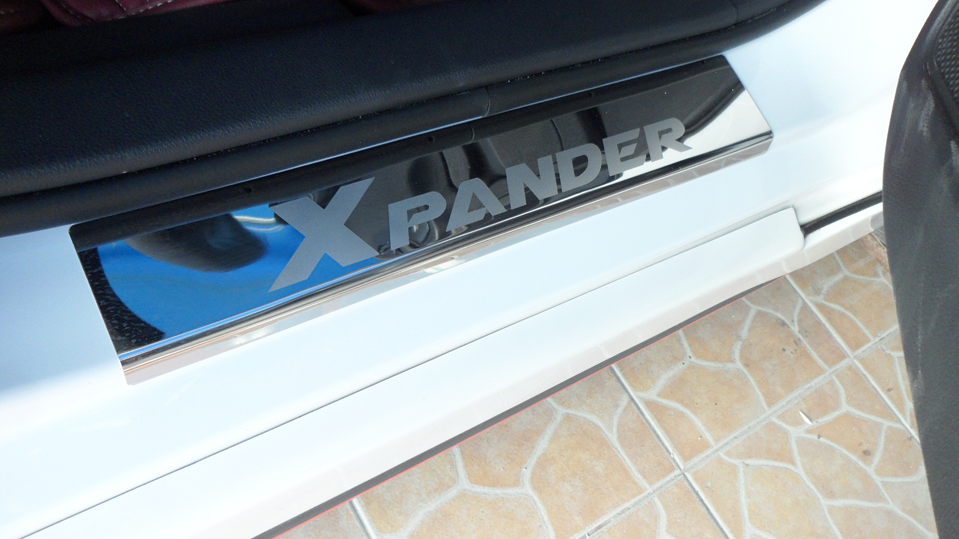 ชุดแต่ง Xpander ชายบันไดสแตนเลส