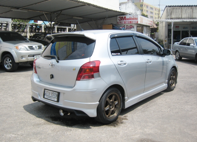 ชุดแต่ง ชุดแต่ง Yaris 2009-2011 ทรง Spotivo V1