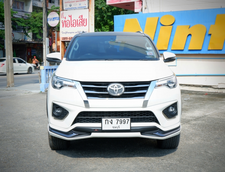 ชุดแต่ง ชุดแต่ง Fortuner 2015-2020 TRD รุ่น FD-Xตัดเทาดำ